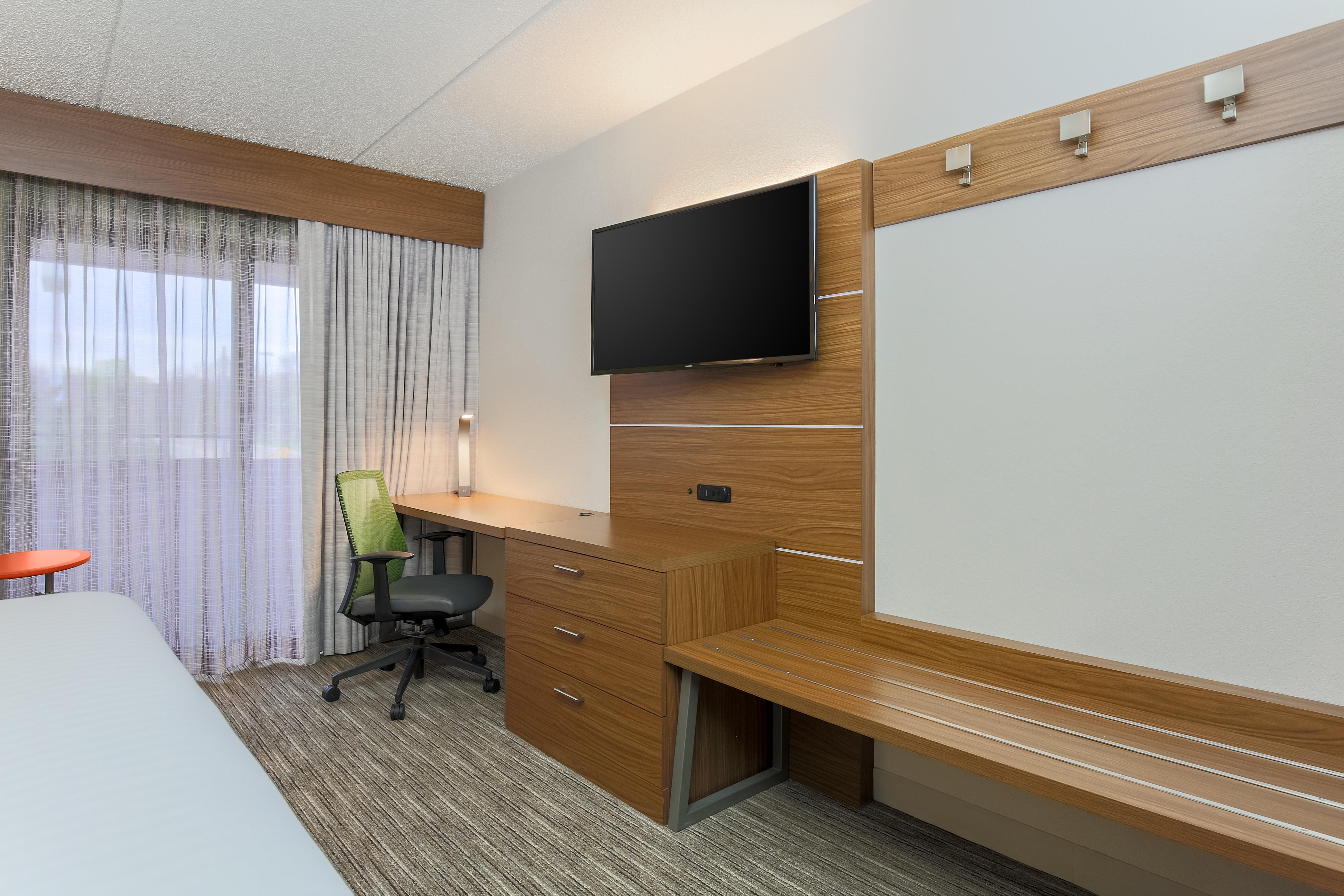 Holiday Inn Express Milwaukee - West Medical Center By Ihg Wauwatosa Exterior foto