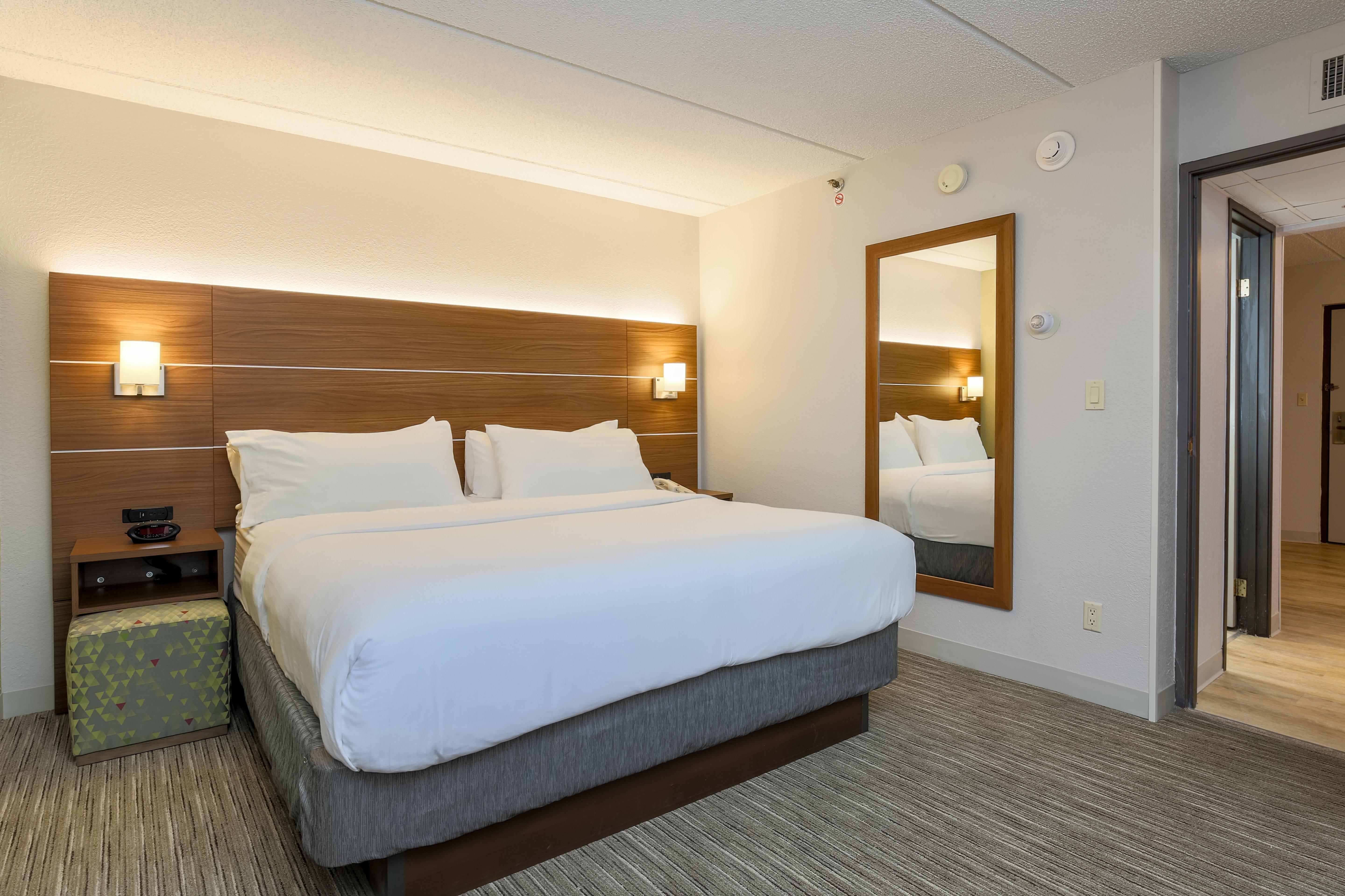 Holiday Inn Express Milwaukee - West Medical Center By Ihg Wauwatosa Exterior foto