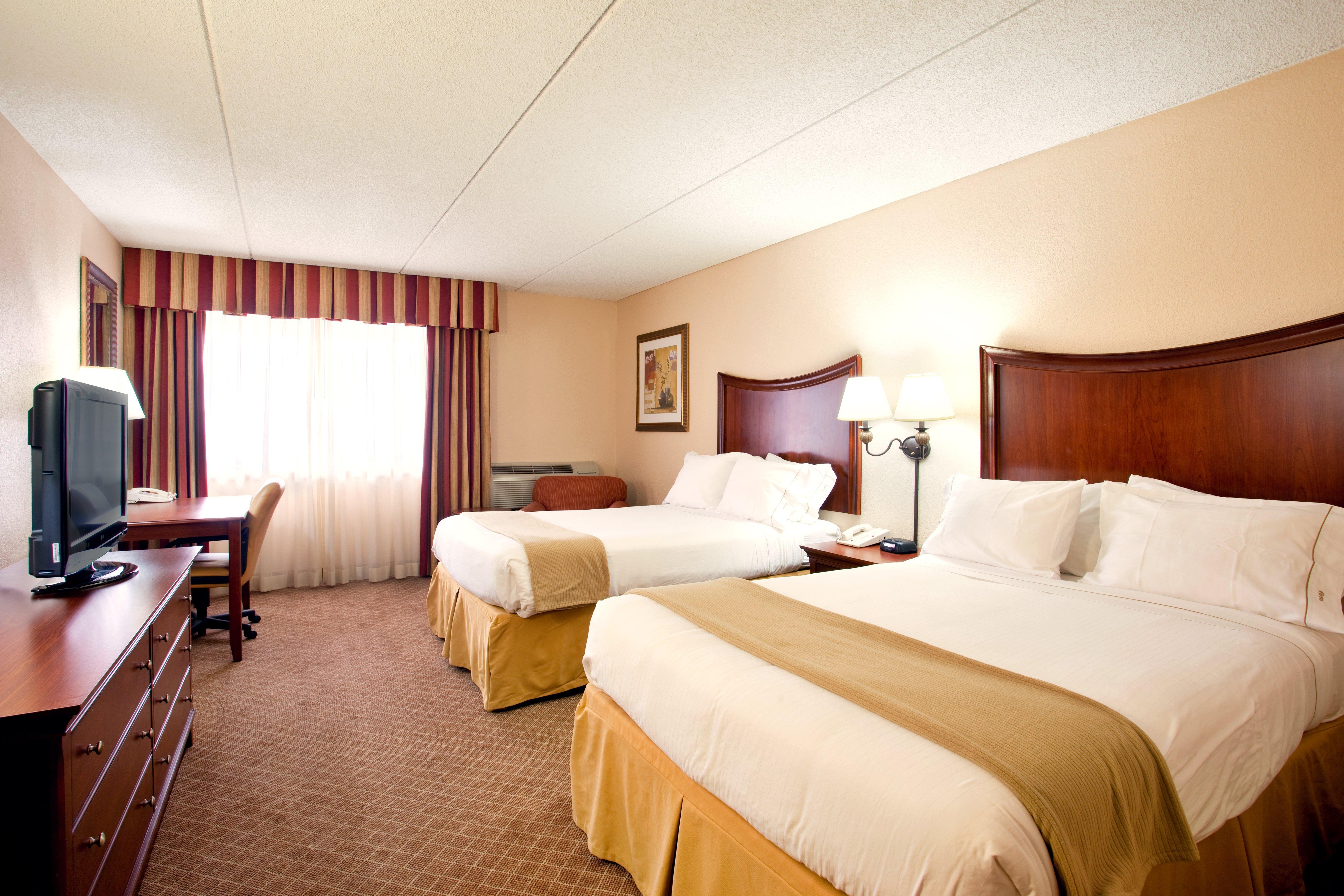 Holiday Inn Express Milwaukee - West Medical Center By Ihg Wauwatosa Exterior foto