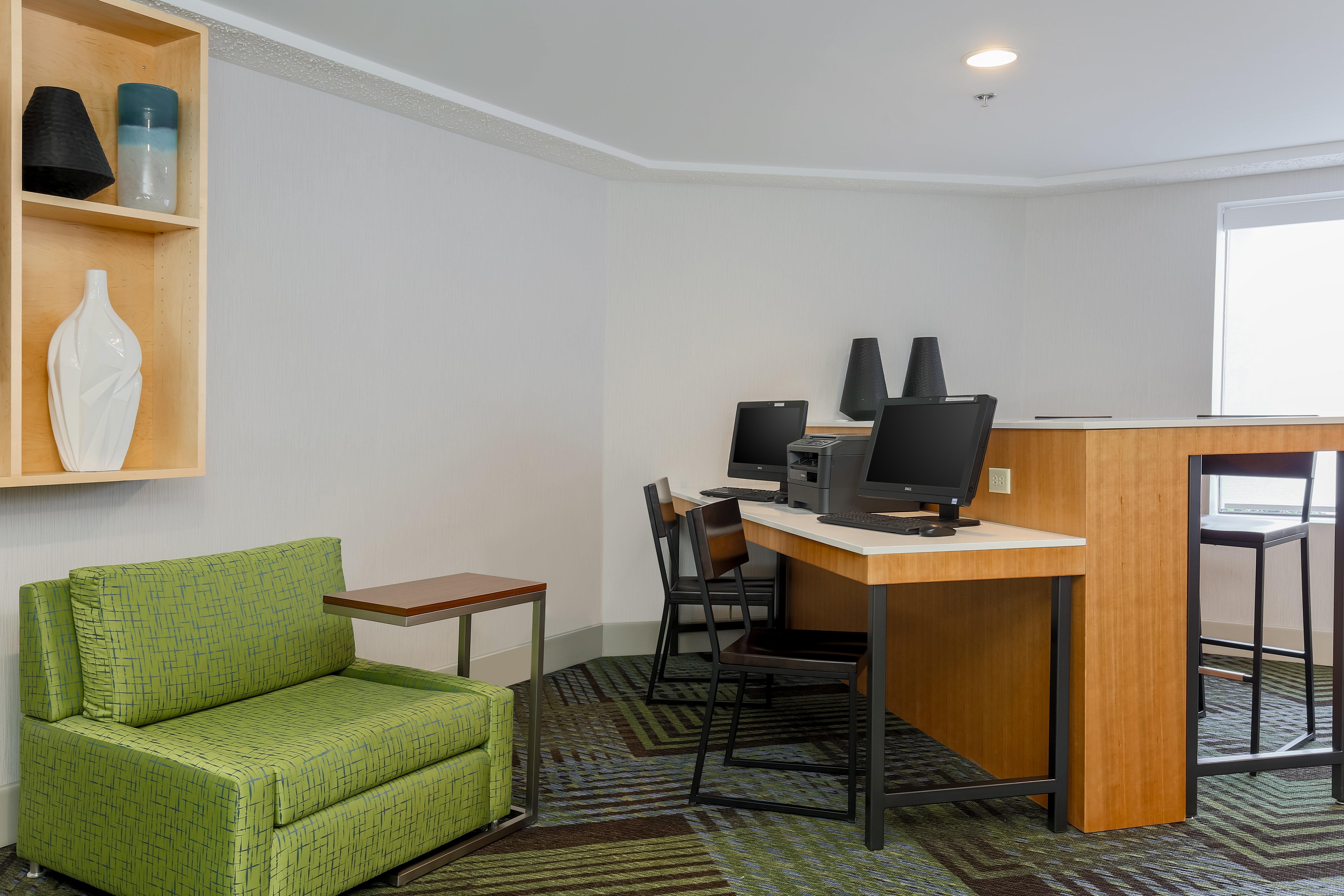 Holiday Inn Express Milwaukee - West Medical Center By Ihg Wauwatosa Exterior foto