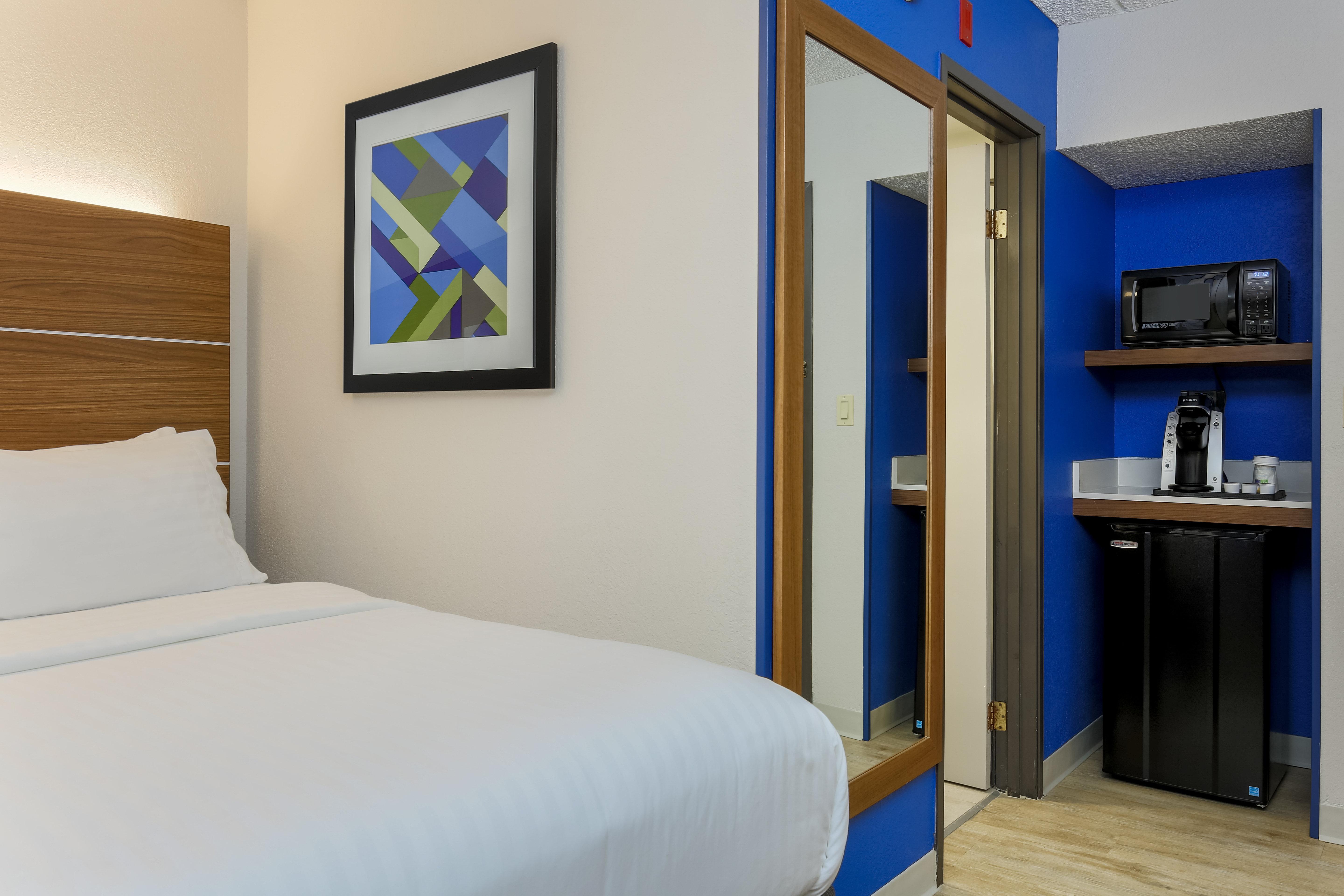 Holiday Inn Express Milwaukee - West Medical Center By Ihg Wauwatosa Exterior foto