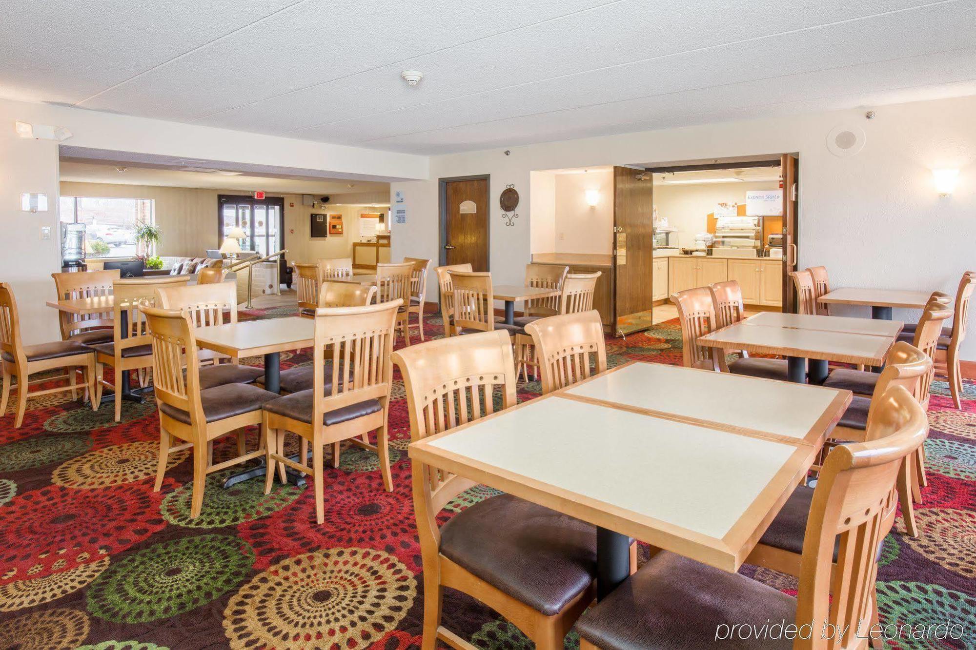 Holiday Inn Express Milwaukee - West Medical Center By Ihg Wauwatosa Exterior foto