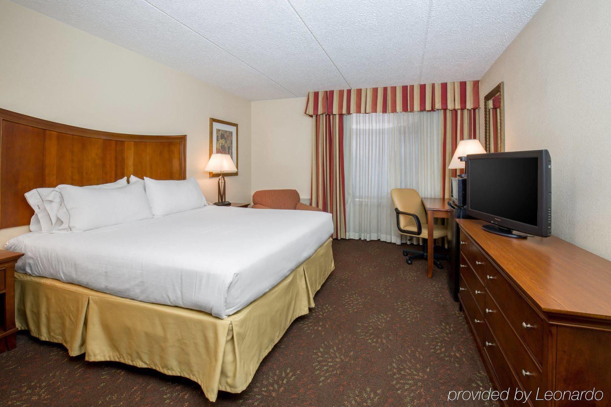 Holiday Inn Express Milwaukee - West Medical Center By Ihg Wauwatosa Exterior foto